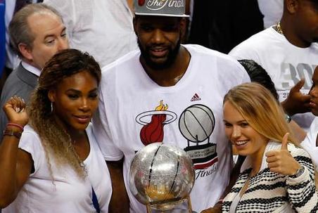 S. Williams und Caroline Wozniacki feiern mit Miami