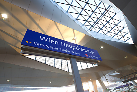 Wiener Hauptbahnhof geht in Teilbetrieb