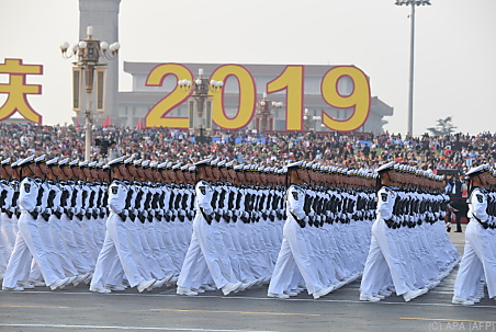 15.000 Soldaten bei der Riesen-Militärparade in Peking